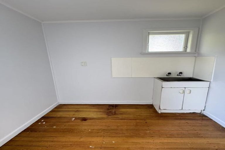 Photo of property in 37 Puhinui Road, Manukau, Auckland, 2104