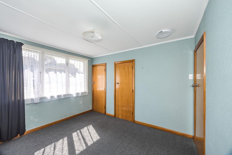Photo of property in 1 Roach Street, Holmes Hill, Oamaru, 9401
