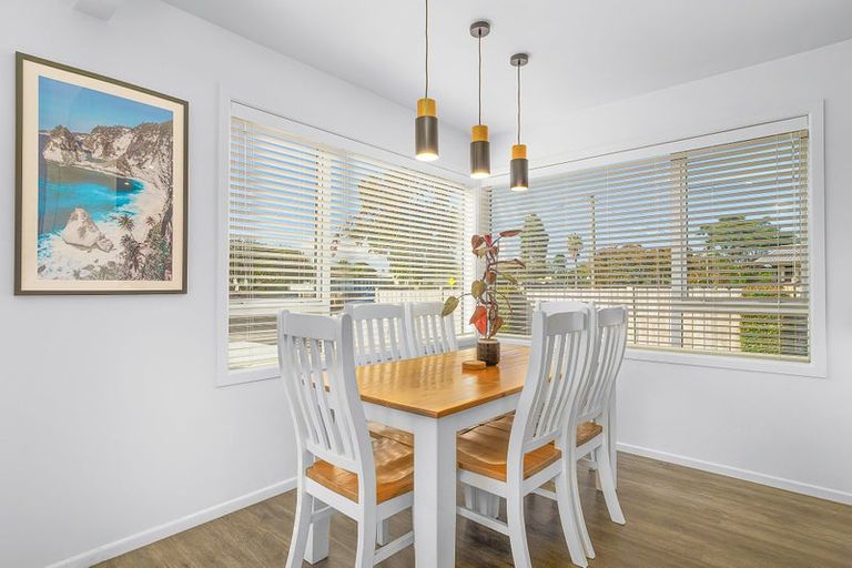 Photo of property in 289 Shakespeare Street, Leamington, Cambridge, 3432