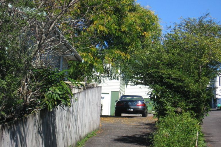 Photo of property in 1/5 Glenorchy Street, Glen Eden, Auckland, 0602
