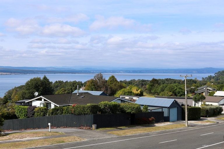 Photo of property in 96 Wakeman Road, Acacia Bay, Taupo, 3330
