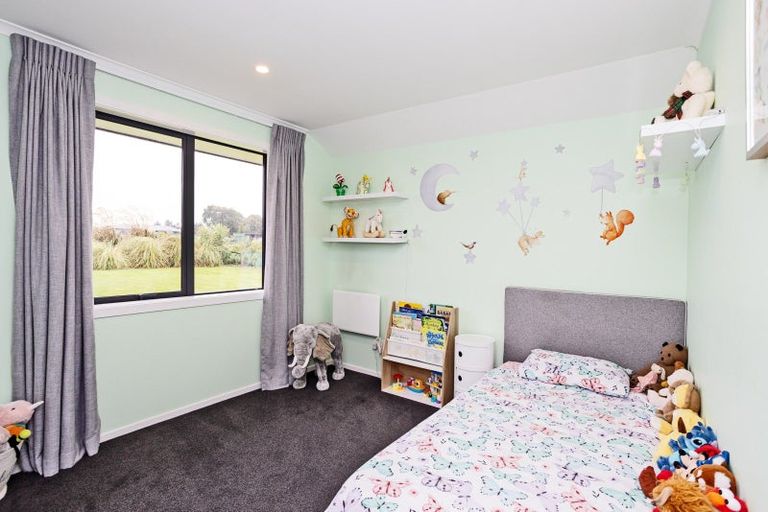 Photo of property in 83 Watt Road, Otatara, Invercargill, 9879