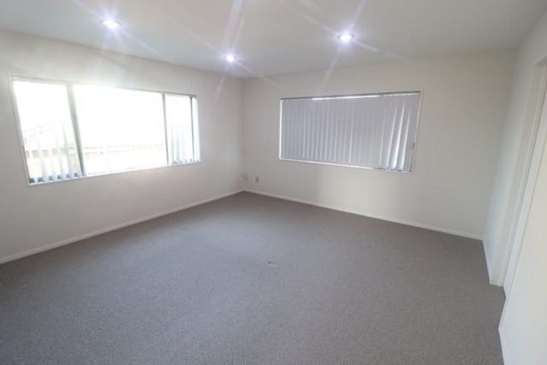 Photo of property in 7 Andy Crescent, Flat Bush, Auckland, 2016