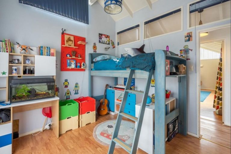 Photo of property in 3 Walton Road, Paraparaumu Beach, Paraparaumu, 5032