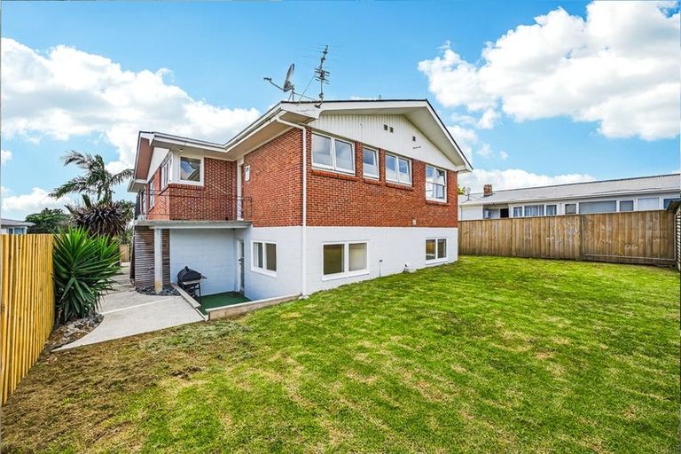 Photo of property in 99 Sunnyside Road, Sunnyvale, Auckland, 0612