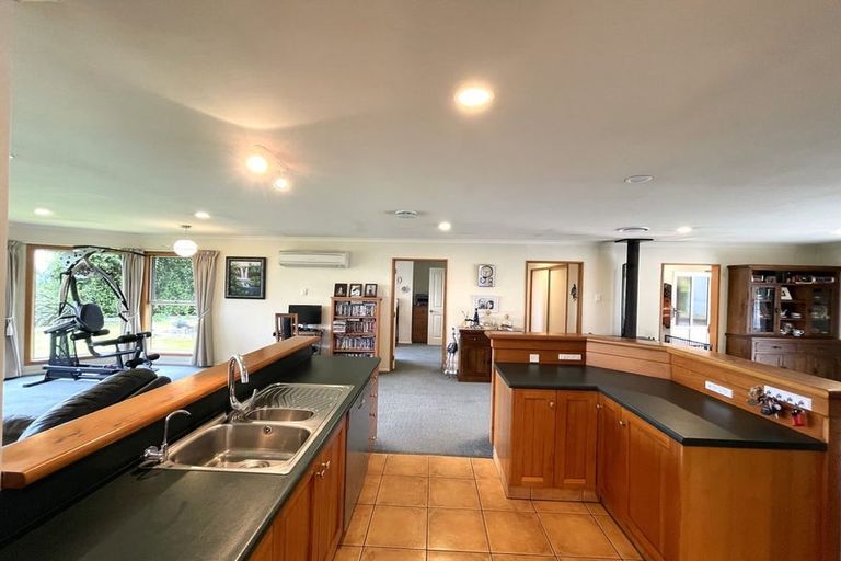 Photo of property in 205 Sunflower Road, Balclutha, 9274