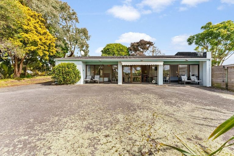 Photo of property in 51 Wairau Road, Oakura, 4314
