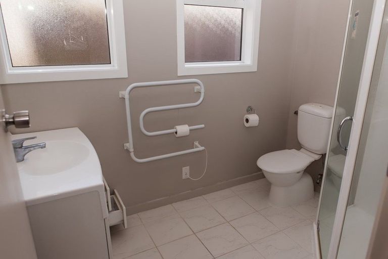 Photo of property in 5e Stephen Street, Johnsonville, Wellington, 6037