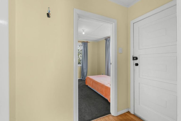 Photo of property in 35 Attlee Crescent, Bryndwr, Christchurch, 8053