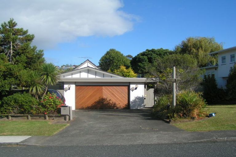 Photo of property in 32 Merriefield Avenue, Forrest Hill, Auckland, 0620