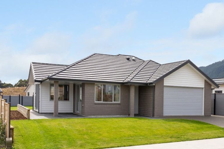 Photo of property in 168 Karuhiruhi Street, Waikanae, 5036