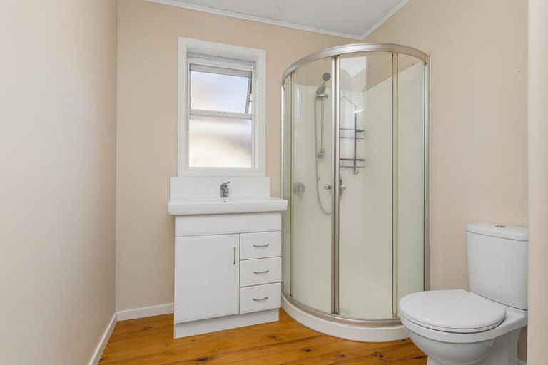 Photo of property in 1 Cedar Place, Hillcrest, Hamilton, 3216