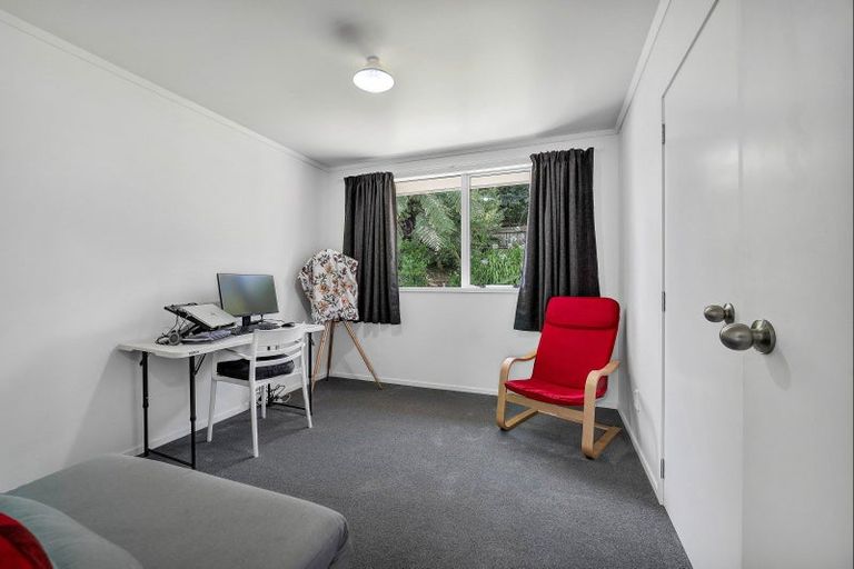 Photo of property in 6a Shaldon Crescent, Blagdon, New Plymouth, 4310