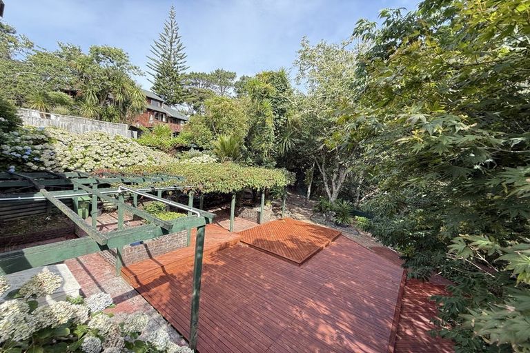 Photo of property in 11 Hebe Place, Birkenhead, Auckland, 0626