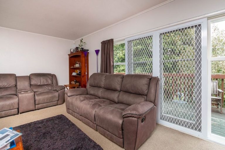 Photo of property in 29 Cron Avenue, Te Atatu South, Auckland, 0610