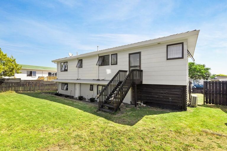 Photo of property in 132 Finlayson Avenue, Clendon Park, Auckland, 2103