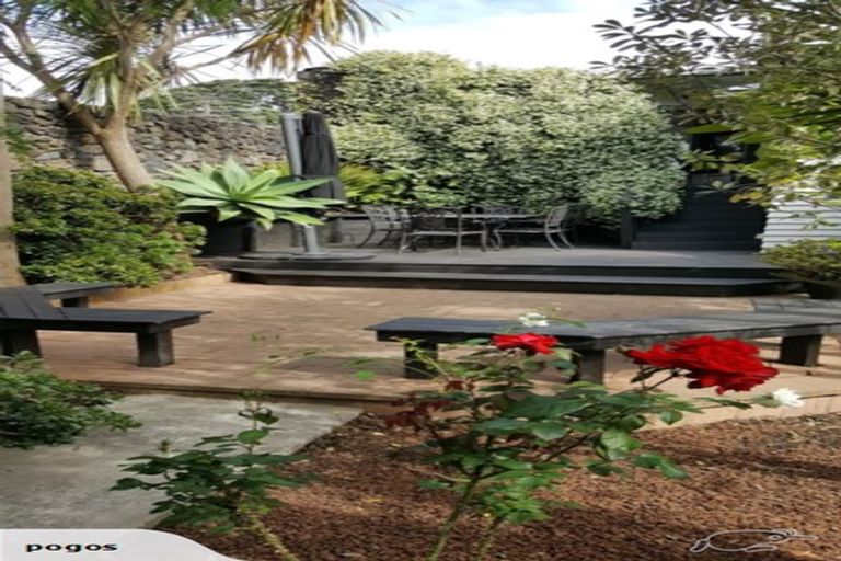 Photo of property in 1/185 Lake Road, Belmont, Auckland, 0622