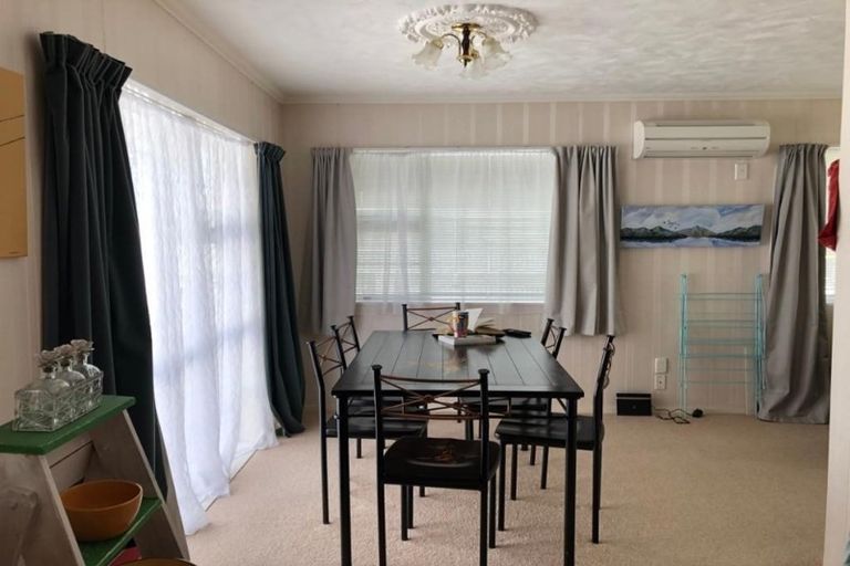 Photo of property in 572 Queen Street East, Levin, 5510