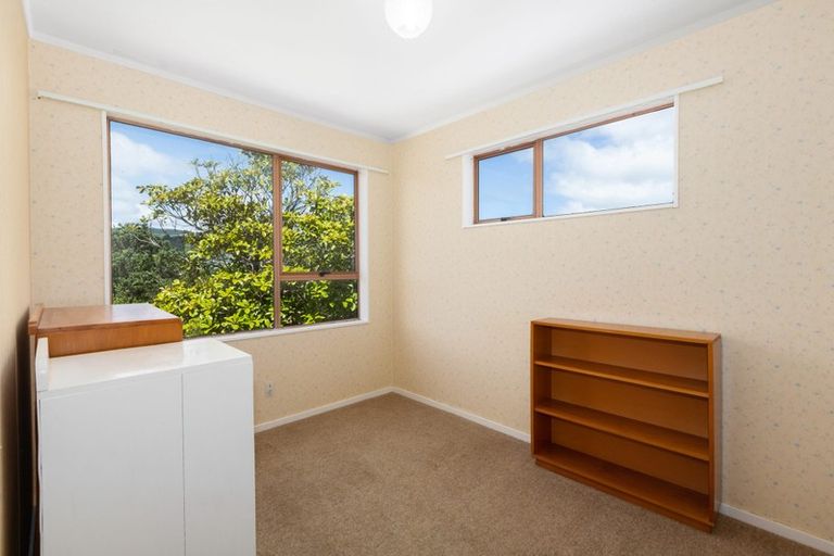 Photo of property in 71 Fyvie Avenue, Tawa, Wellington, 5028