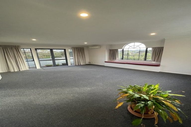 Photo of property in 17 Tokay Place, Huapai, Kumeu, 0810