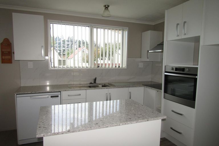 Photo of property in 20 Tawhara Place, Edgecumbe, 3120