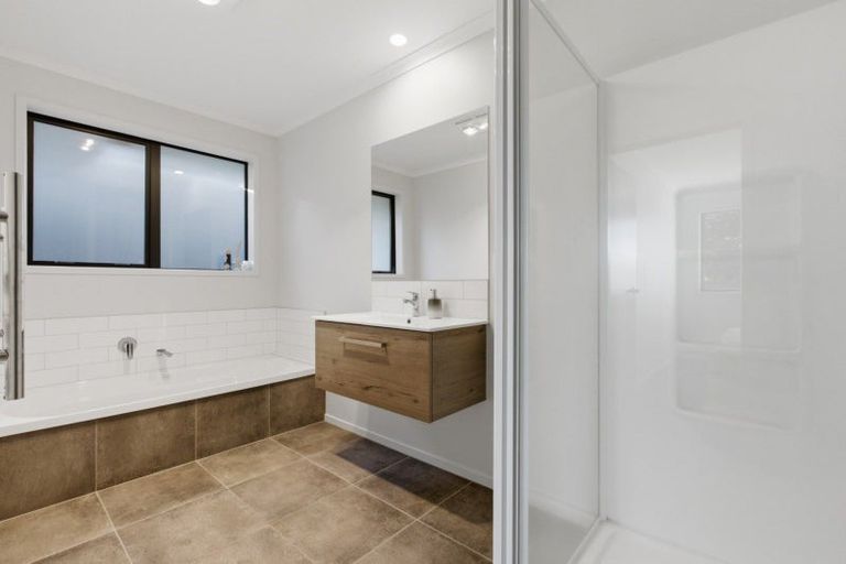 Photo of property in 12 Godwit Lane, Welcome Bay, Tauranga, 3112