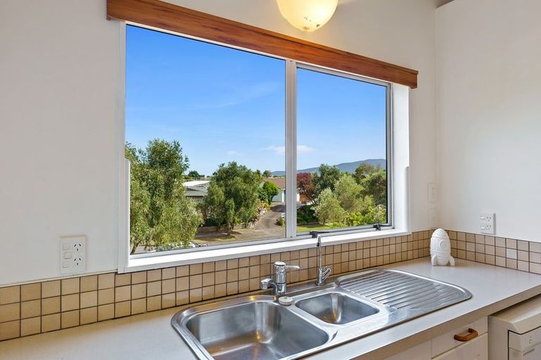 Photo of property in 7 Napier Grove, Waikanae Beach, Waikanae, 5036