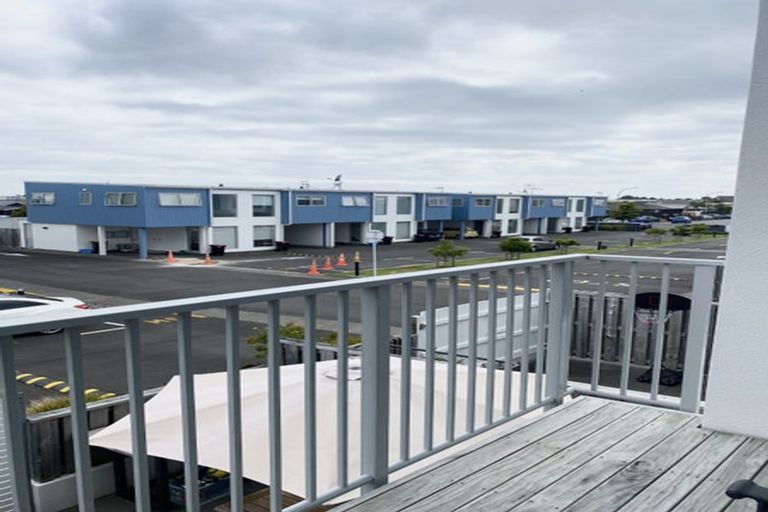 Photo of property in 31 Reynolds Place, Papamoa Beach, Papamoa, 3118