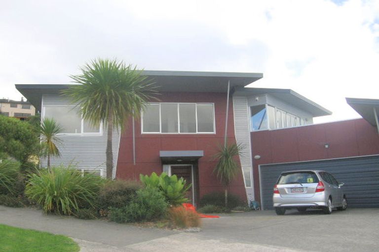 Photo of property in 10 Arahiwi Grove, Tirohanga, Lower Hutt, 5010
