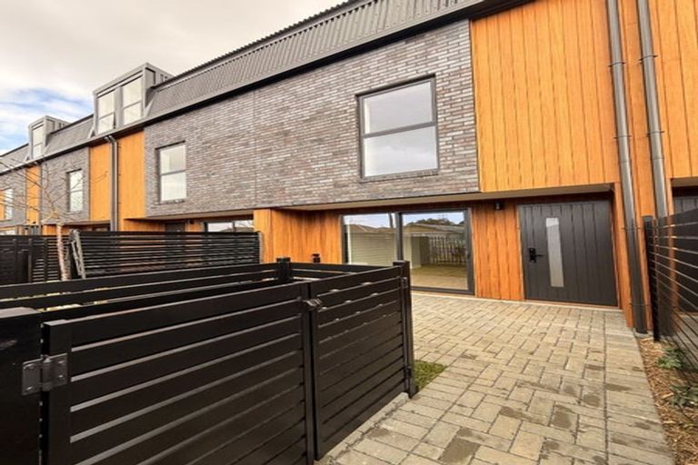 Photo of property in 3/1 Scott Road, Hobsonville, Auckland, 0616