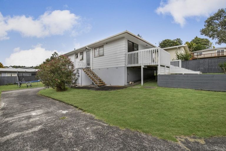 Photo of property in 34 Aquarius Avenue, Glen Eden, Auckland, 0602