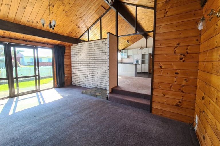 Photo of property in 49 Brennan Place, Opunake, 4616