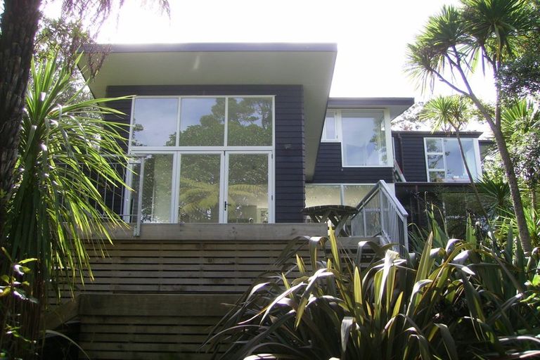 Photo of property in 53 Arapito Road, Titirangi, Auckland, 0604