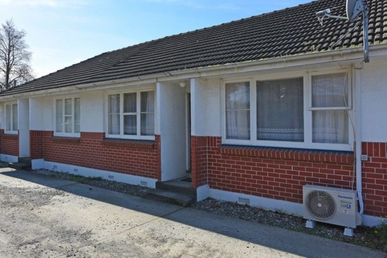 Photo of property in 2/6 Granville Street, Silverstream, Upper Hutt, 5019