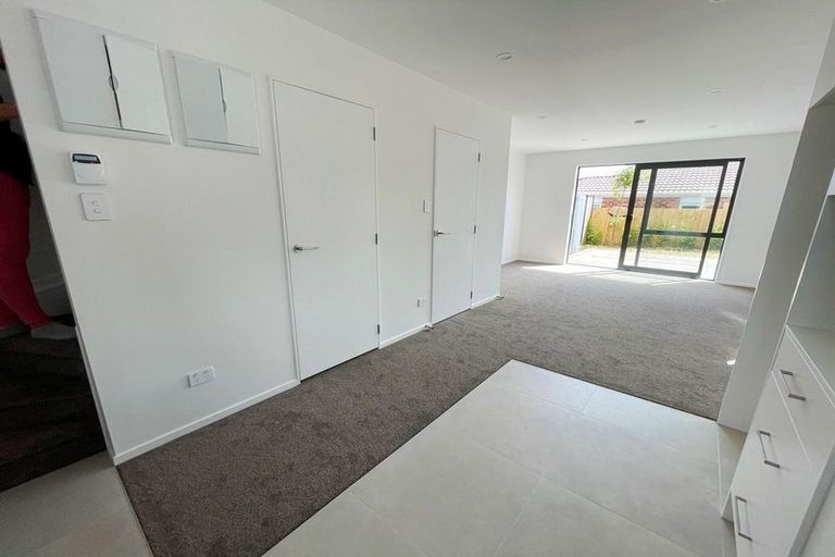 Photo of property in 15 Raupeti Lane, Henderson, Auckland, 0612