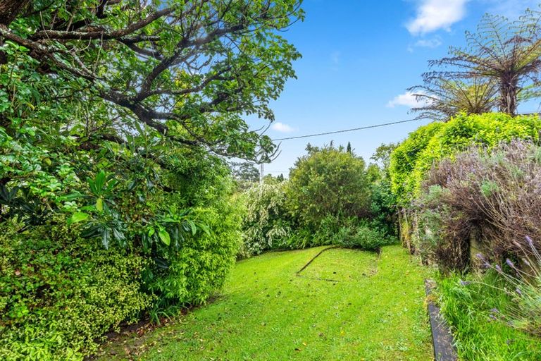 Photo of property in 12 Aberdeen Road, Campbells Bay, Auckland, 0620