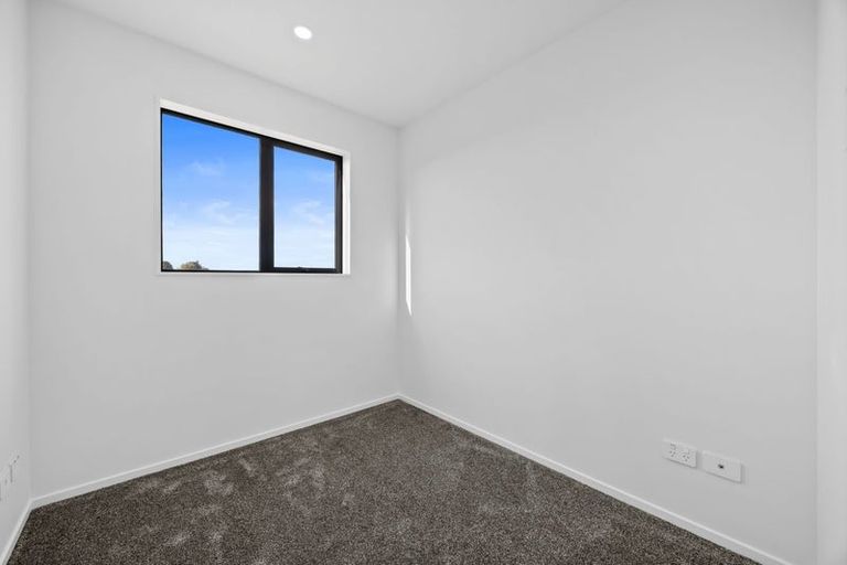 Photo of property in 8 Harikoa Way, Karaka, 2113