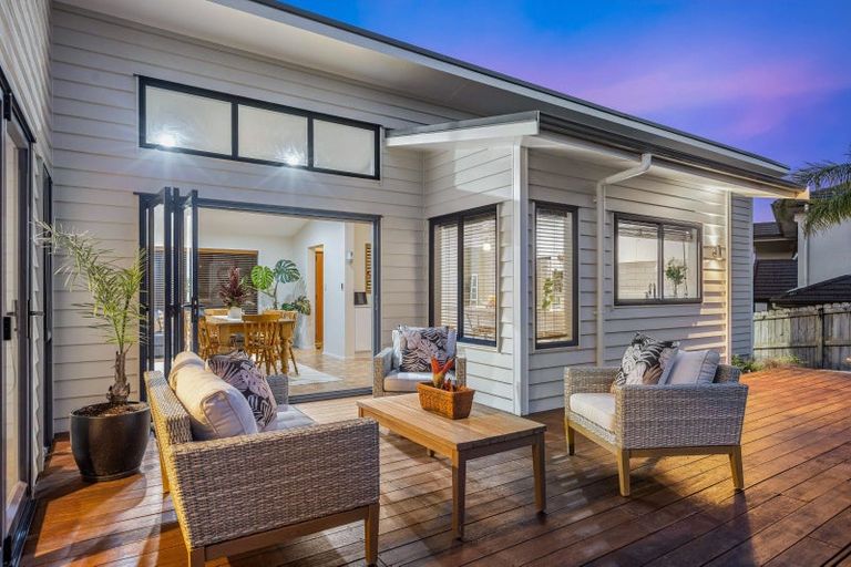 Photo of property in 57 Waldorf Crescent, Orewa, 0931