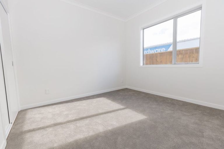 Photo of property in 2/12 The Strand, Wainuiomata, Lower Hutt, 5014
