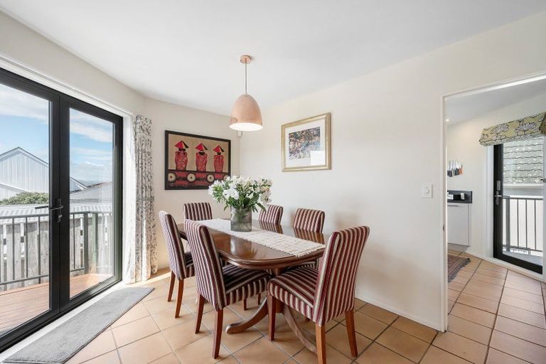 Photo of property in 30 Grove Road, Kelburn, Wellington, 6012