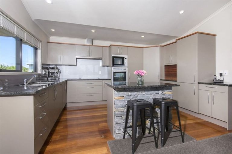 Photo of property in 149 Point View Drive, East Tamaki Heights, Auckland, 2016