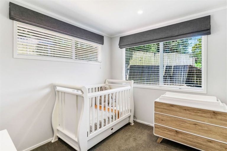 Photo of property in 63 Lynn Road, Bayview, Auckland, 0629