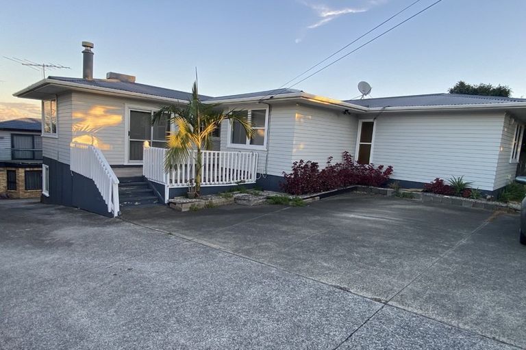Photo of property in 81 Hepburn Road, Glendene, Auckland, 0602
