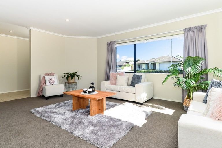 Photo of property in 9 Lockhart Place, Rototuna, Hamilton, 3210