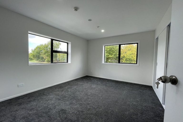 Photo of property in 152 Triangle Road, Massey, Auckland, 0614