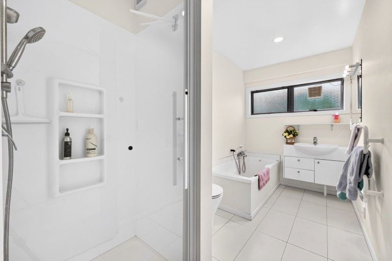 Photo of property in 2/51 Merani Street, Belmont, Auckland, 0622