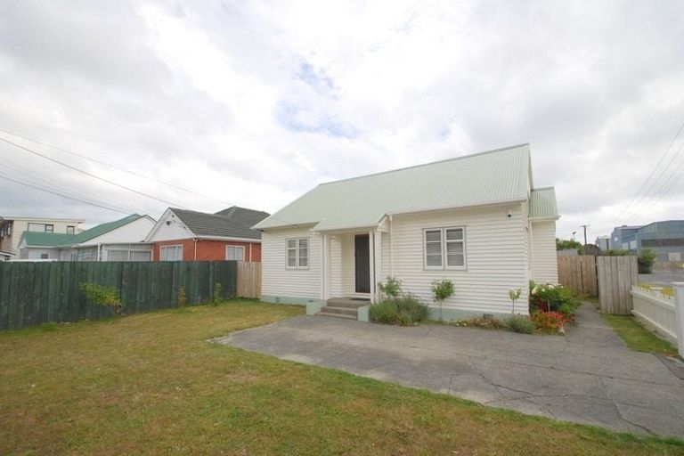 Photo of property in 77 Bell Road, Waiwhetu, Lower Hutt, 5010