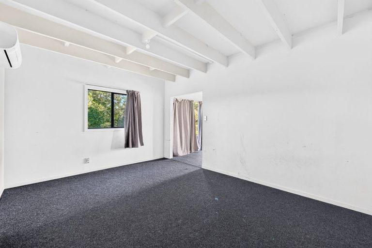 Photo of property in 5 Rangeview Road, Sunnyvale, Auckland, 0612
