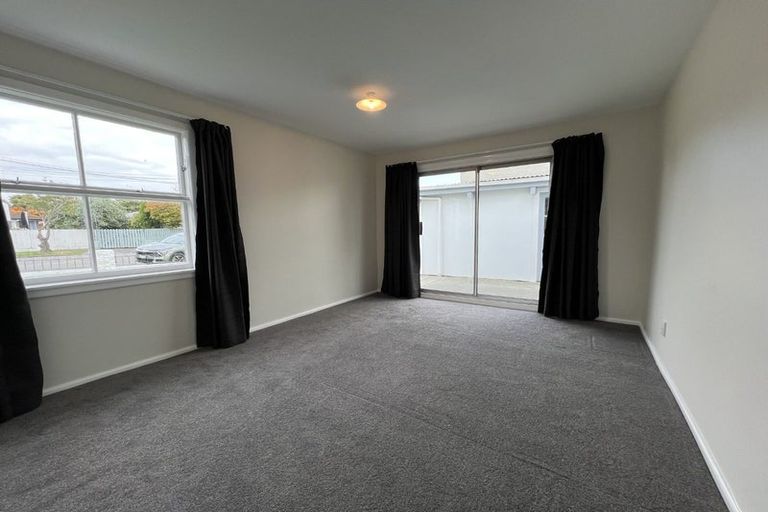 Photo of property in 5 Shirldale Place, Avonhead, Christchurch, 8042