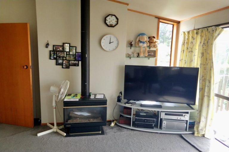 Photo of property in 1/48 Lemnos Place, Titirangi, Auckland, 0604